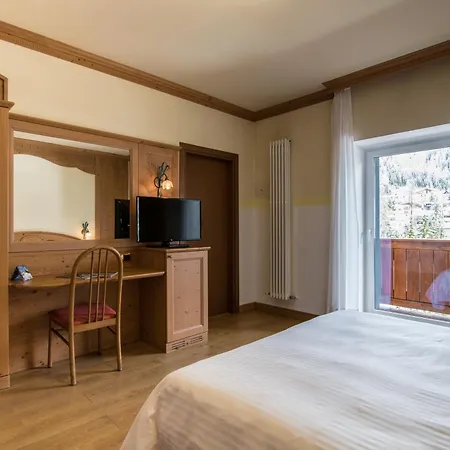 Hotel Colfosco San Martino Di Castrozza Room photo