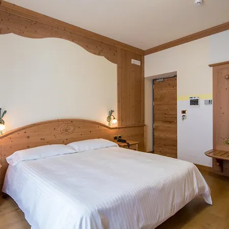 Hotel Colfosco San Martino Di Castrozza Room photo