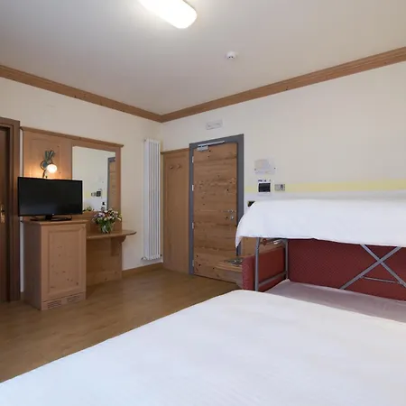 Hotel Colfosco San Martino Di Castrozza Exterior photo