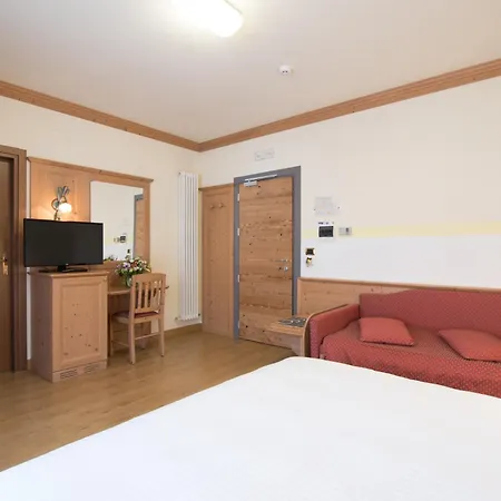 Hotel Colfosco San Martino Di Castrozza Exterior photo